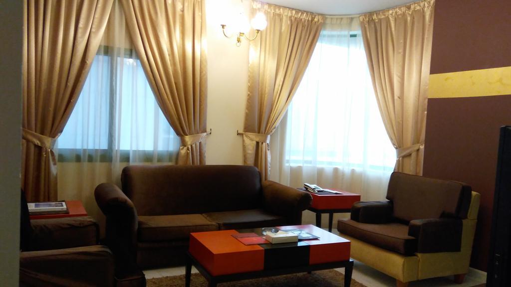 Royal Crown Suites Sharjah Eksteriør billede