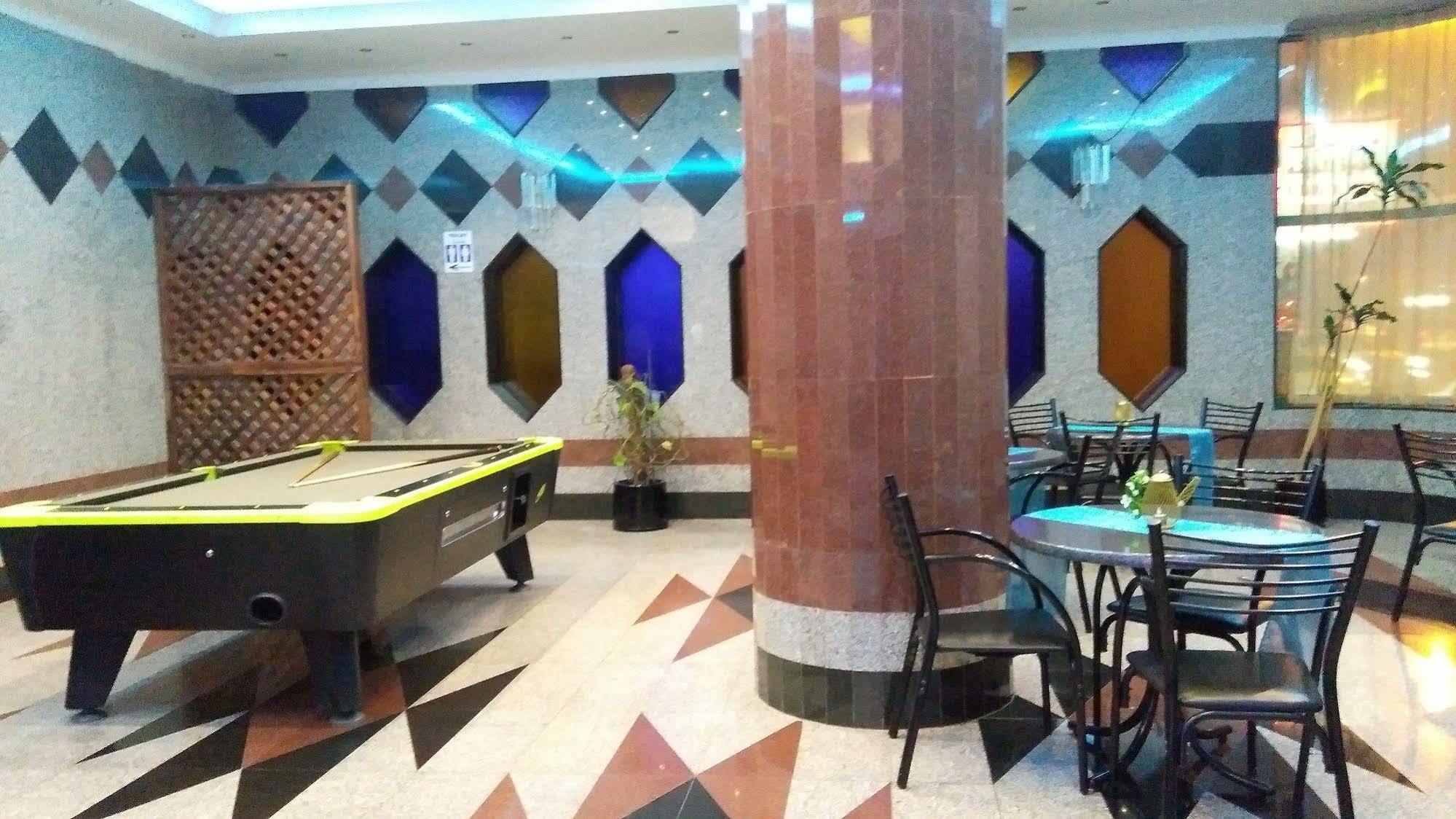 Royal Crown Suites Sharjah Eksteriør billede
